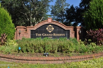 13810 Sutton Park Dr N in Jacksonville, FL - Building Photo - Building Photo