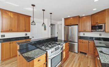 58 Hancock St in Lexington, MA - Building Photo - Building Photo
