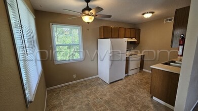 1209 O Ave Pl NE in Cedar Rapids, IA - Building Photo - Building Photo