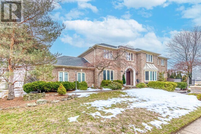 4220 Millcroft Park Dr in Burlington, ON - Building Photo - Building Photo