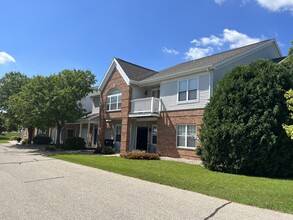 Camden Court Apartments in Madison, WI - Foto de edificio - Building Photo