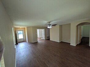 133 Carolyns Way in Buda, TX - Foto de edificio - Building Photo