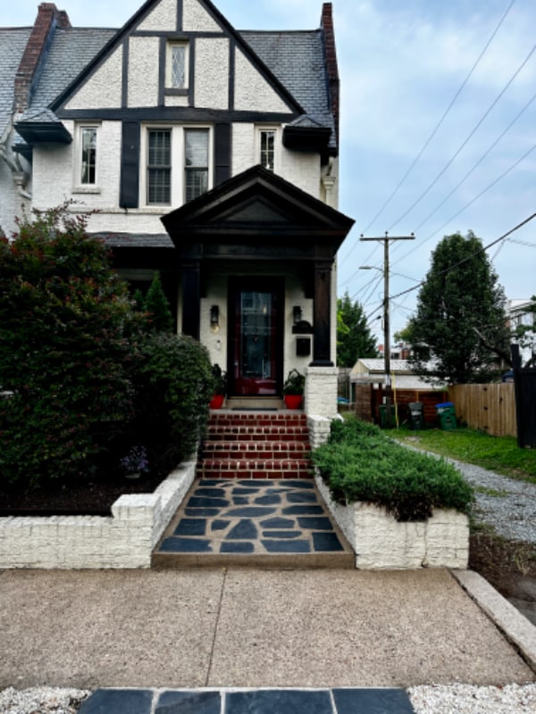 property at 109 N Crenshaw Ave