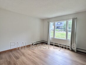 55 Hedge Ave in Norwich, CT - Building Photo - Building Photo