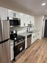 137 W Washington Ln, Unit 1 in Philadelphia, PA - Building Photo