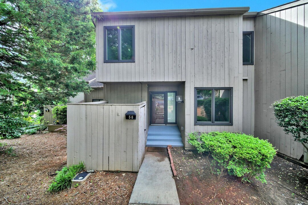 58 Ridgeport Rd in Clover, SC - Building Photo