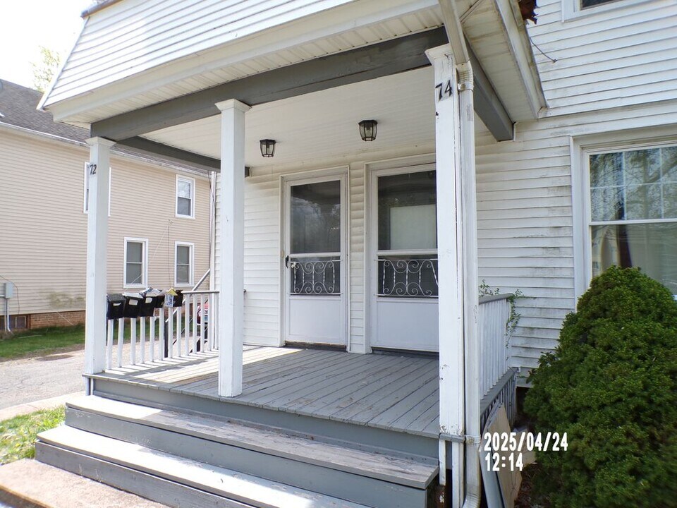 72 Washington Ave in Hamden, CT - Building Photo