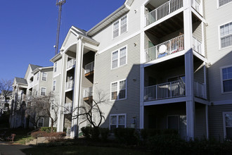 The Fields at Merrifield in Falls Church, VA - Foto de edificio - Building Photo