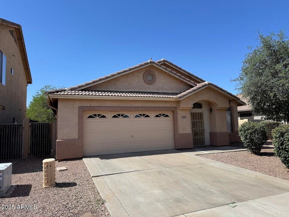 8337 W Cocopah St in Tolleson, AZ - Building Photo