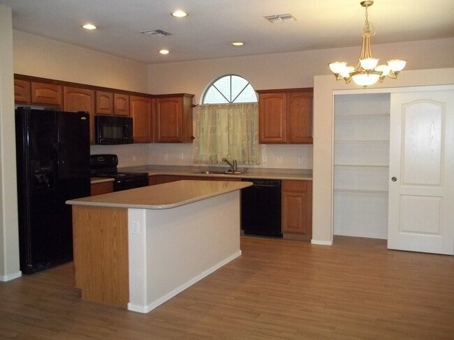 3643 E Sundance Ave in Gilbert, AZ - Building Photo - Building Photo