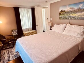 1938 5th St in Bremerton, WA - Foto de edificio - Building Photo