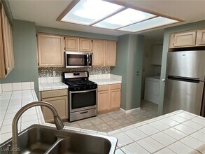 2437 Rice Flower Cir in Las Vegas, NV - Building Photo - Building Photo