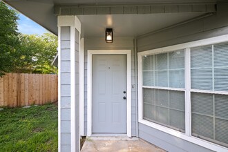 7547 Oriental Trail in San Antonio, TX - Building Photo - Building Photo