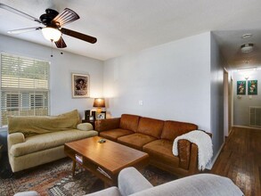 1422 Webberville Rd in Austin, TX - Building Photo - Building Photo