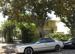 6112 Eleanor Ave in Los Angeles, CA - Building Photo - Building Photo