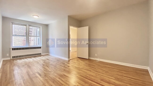 2712 Decatur Ave in Bronx, NY - Foto de edificio - Building Photo