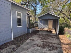 121 8th St SE in Paris, TX - Building Photo