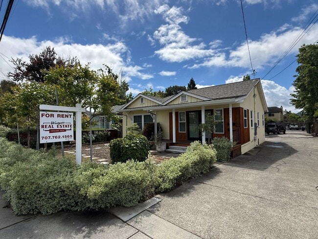 220 Payran St