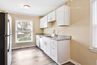 7311 Riding Trail Rd in Charlotte, NC - Foto de edificio - Building Photo