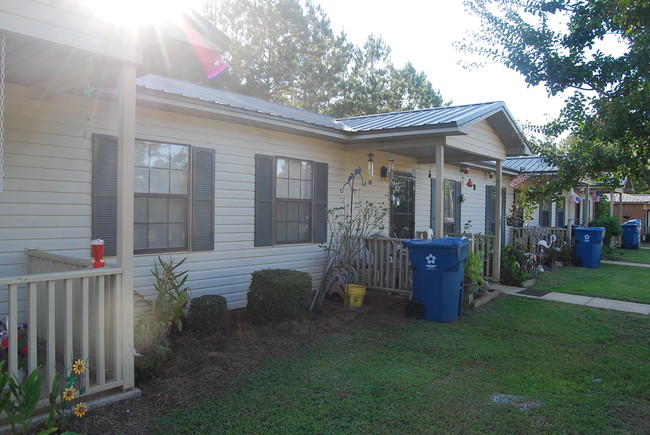 Ivy Village in McKenzie, AL - Building Photo - Building Photo