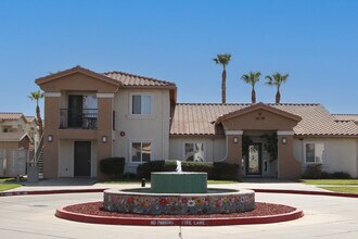 Las Flores Coachella in Coachella, CA - Foto de edificio - Building Photo