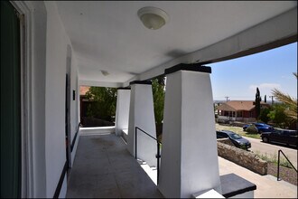 2111 Portland Ave in El Paso, TX - Building Photo - Building Photo