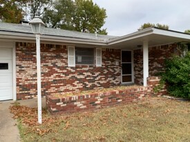 2025 Brookline Dr in Bartlesville, OK - Building Photo