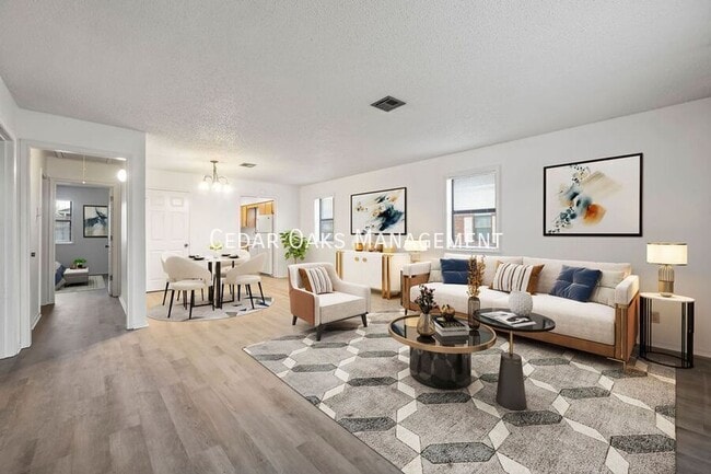 property at 801 N 17th Pl