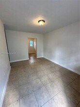 2050 Lincoln Ave in Opa Locka, FL - Building Photo - Building Photo