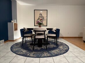 4505 Belmar Cir, Unit Cozy Upper 2 Bedroom in Fitchburg, WI - Building Photo - Building Photo