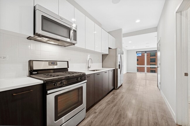 819 W Cuyler Ave in Chicago, IL - Building Photo - Building Photo