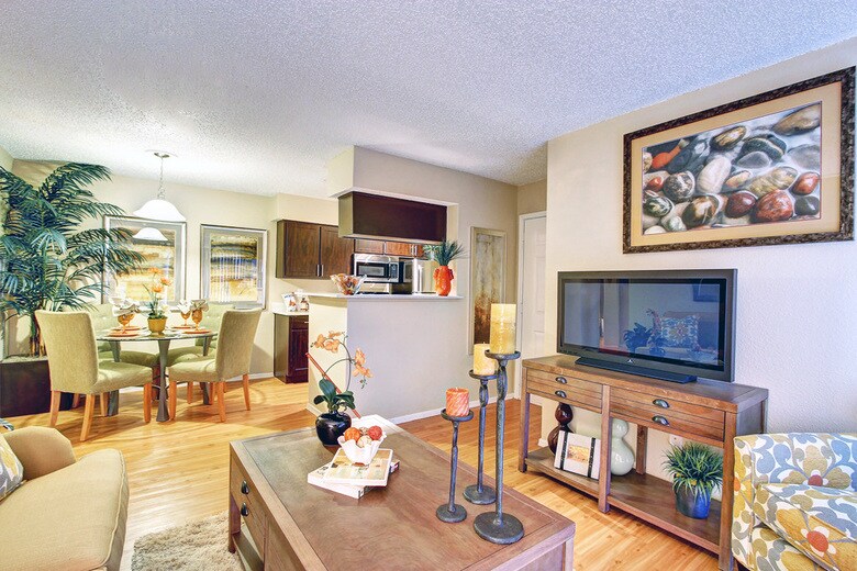 2015 Cedar Bend Dr, Unit 0329 in Austin, TX - Building Photo