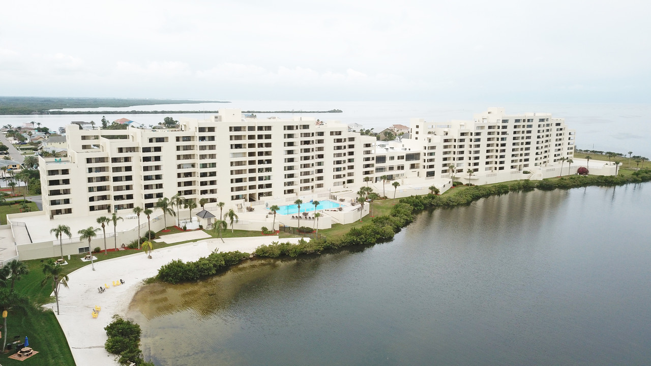 Gulf Island Phase IV in Hudson, FL - Building Photo