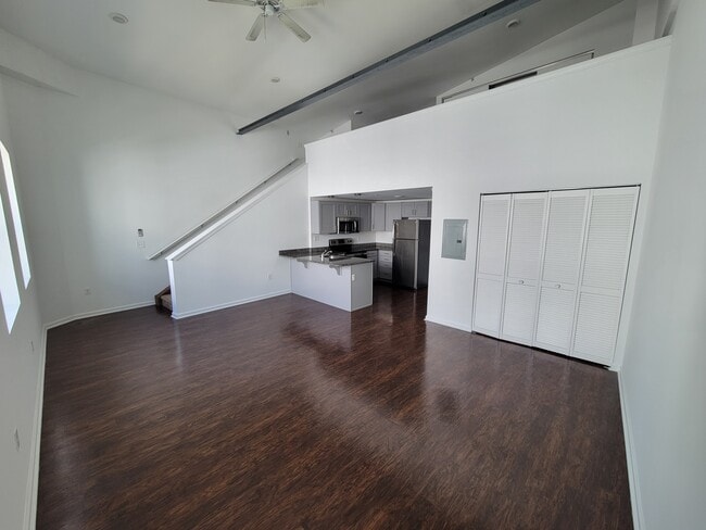 2231 Bryn Mawr Ave, Unit #11