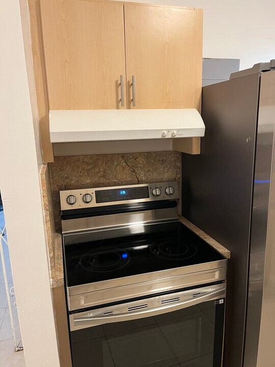 739 NW 53rd St, Unit duplex in Miami, FL - Foto de edificio