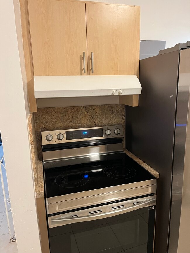 739 NW 53rd St, Unit duplex