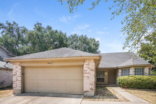 19615 Cotton Creek Dr in Tomball, TX - Building Photo