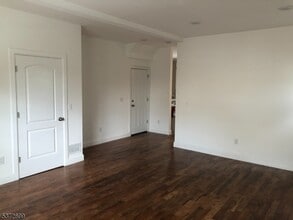 1224 E Henry St in Linden, NJ - Building Photo - Building Photo