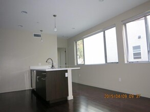 1407 Venice Blvd in Venice, CA - Building Photo - Building Photo