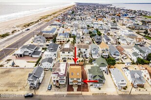 15 N St in Seaside Park, NJ - Building Photo