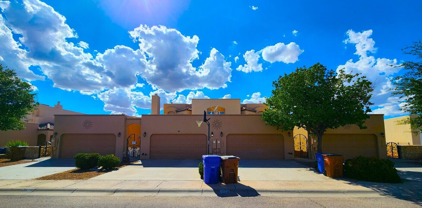 1293 Mission Nuevo Dr in Las Cruces, NM - Building Photo