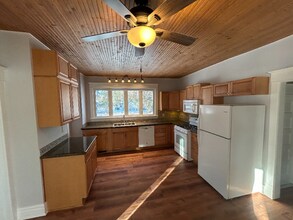 201 Bonito St in Walworth, WI - Foto de edificio - Building Photo