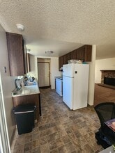17010 15th Ave E in Spanaway, WA - Foto de edificio - Building Photo