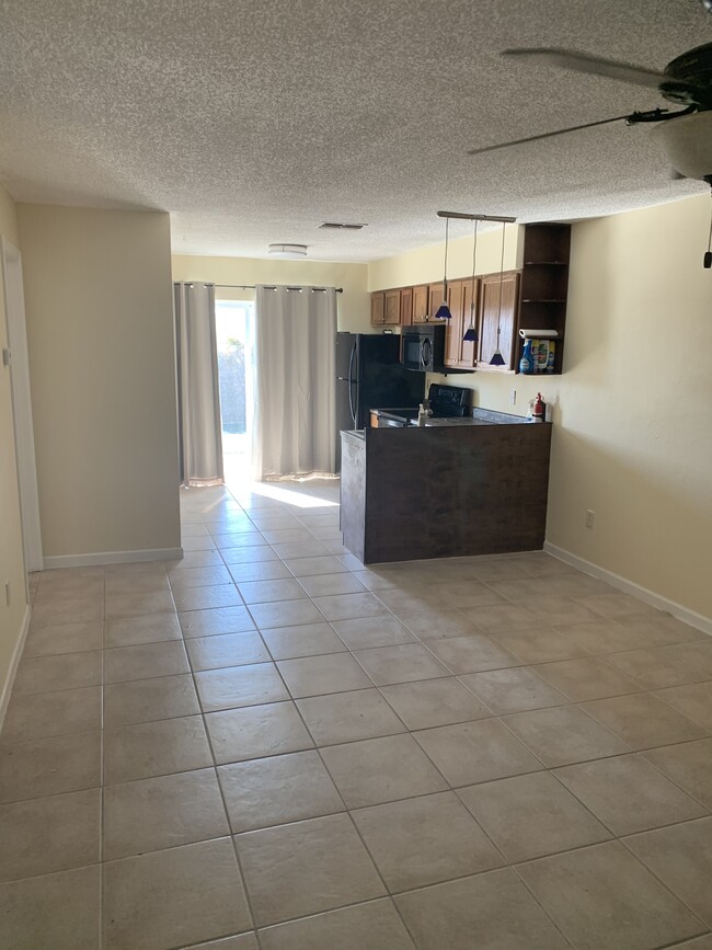 17282 Whitewater Ct, Unit 17282 in Ft. Myers, FL - Foto de edificio - Building Photo