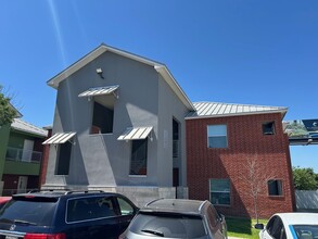 501 Shiloh Dr in Laredo, TX - Building Photo - Building Photo