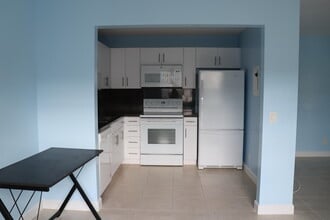 464 Burgundy N in Delray Beach, FL - Building Photo - Building Photo