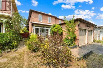 10 Blake Ct in Ajax, ON - Building Photo - Building Photo