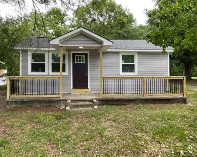1108 Baker Blvd