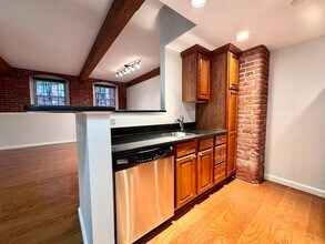 4 Bishop St, Unit G11 in Framingham, MA - Foto de edificio - Building Photo