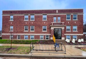 1019 S Farwell St in Eau Claire, WI - Building Photo